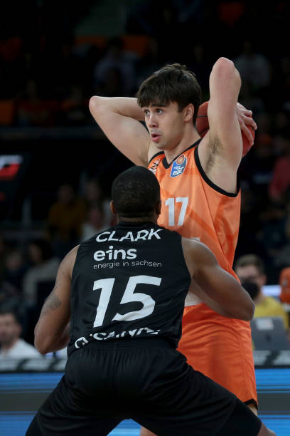 并以变革赢 并以变革赢